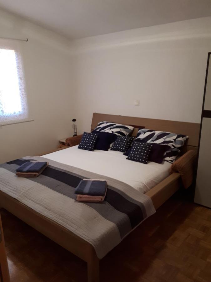 Apartmani Sikic 메타이나 외부 사진