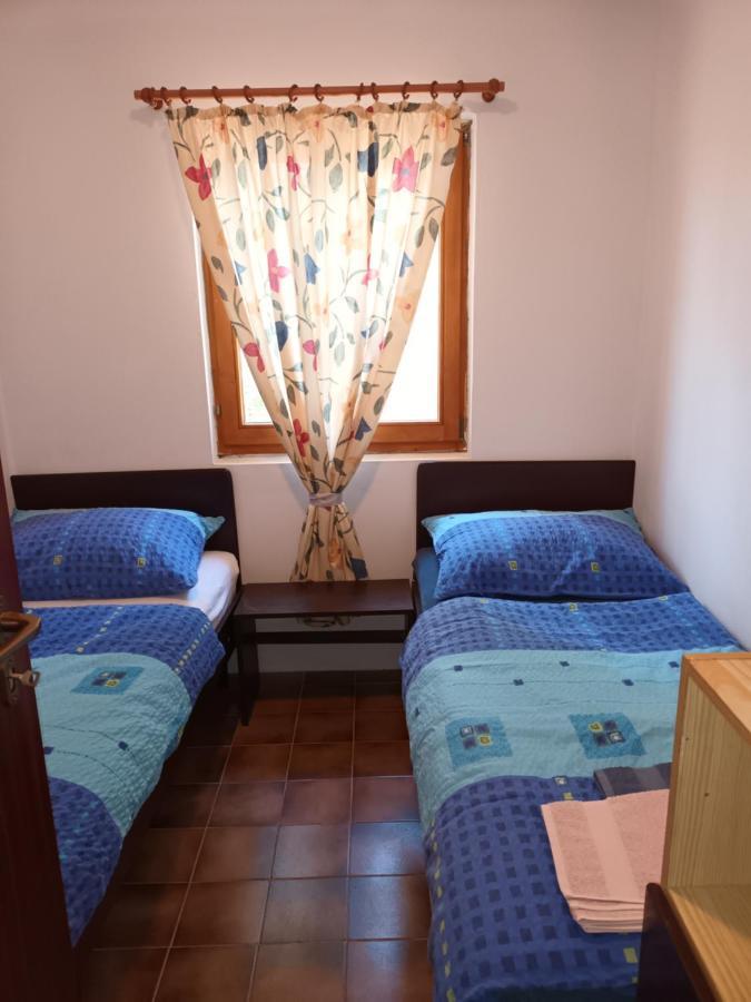 Apartmani Sikic 메타이나 외부 사진
