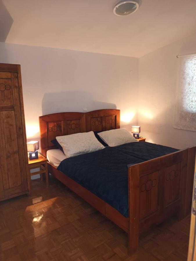 Apartmani Sikic 메타이나 외부 사진