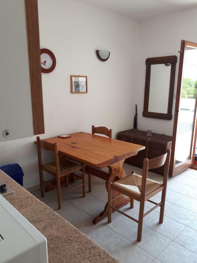 Apartmani Sikic 메타이나 외부 사진